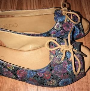 Bueno Keely sandals.